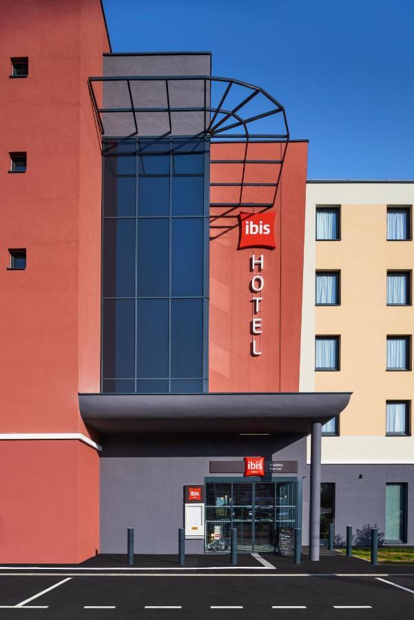 Ibis Montlhery Paris Sud Esterno foto